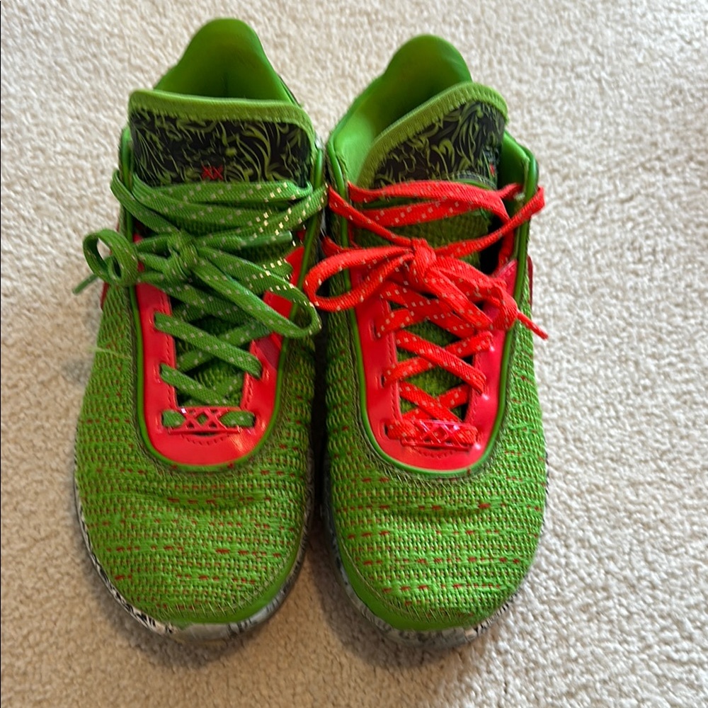Nike LeBron 20 Vibrant Green and Red kids baksetball Shoes- Christmas edition